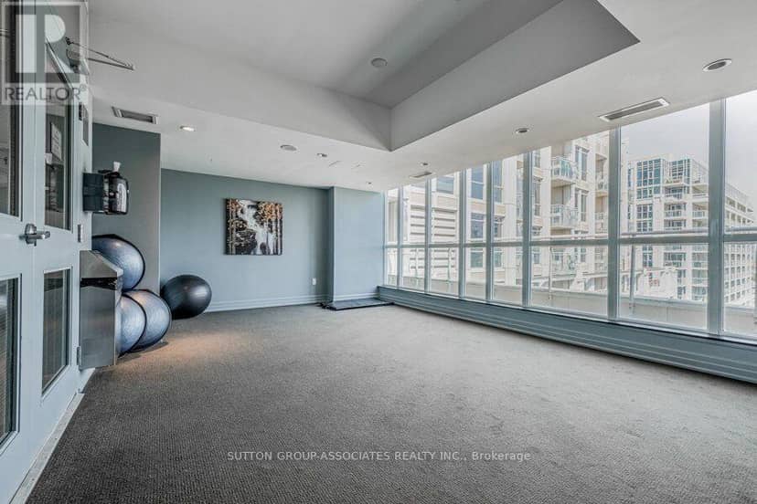 1603 - 628 Fleet Street — photo 33 of 33