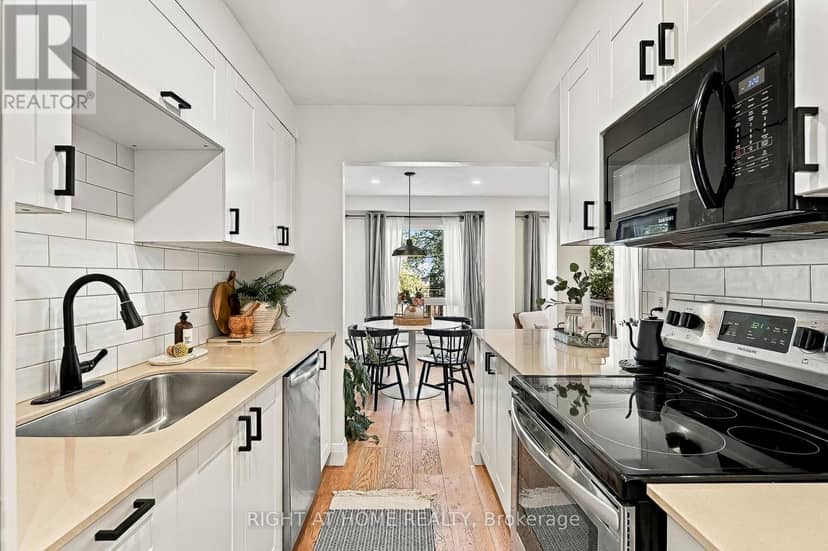 56 Teddington Crescent — photo 13 of 40