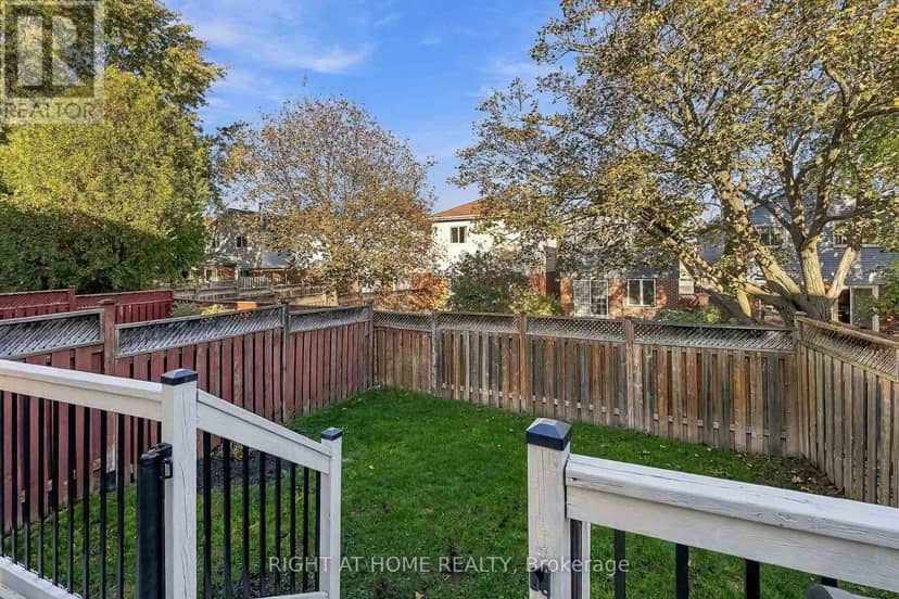 56 Teddington Crescent — photo 38 of 40