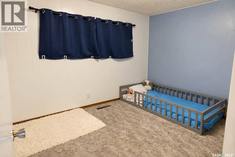 412 2nd STREET N — photo 17 of 33