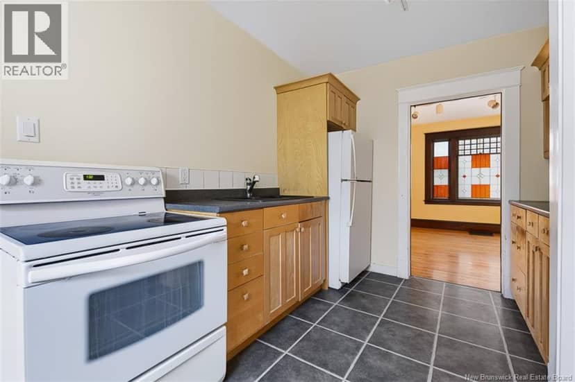 560 Charlotte Street — photo 14 of 40