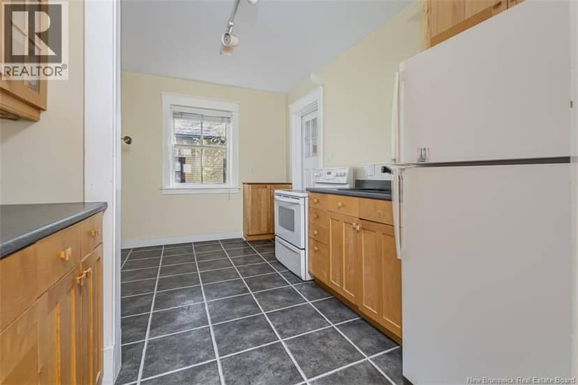 560 Charlotte Street — photo 13 of 40