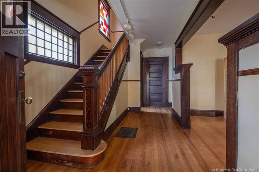 560 Charlotte Street — photo 15 of 40
