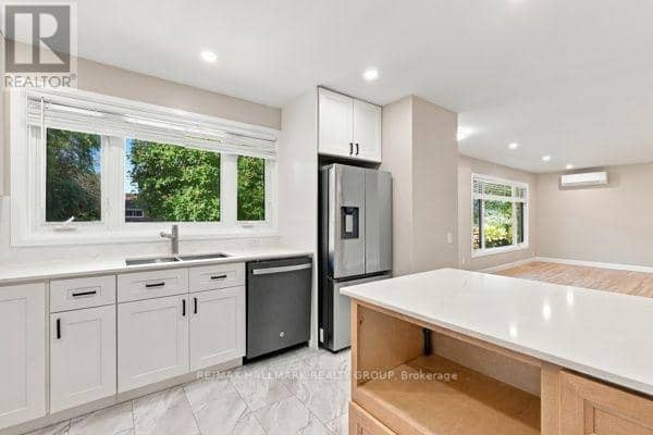 1321 Rideout Crescent — photo 13 of 34