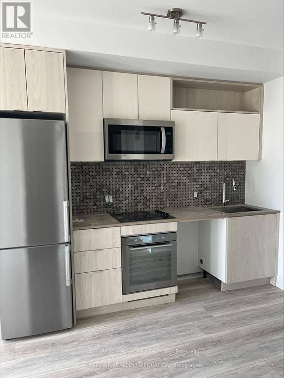 1018 SE - 60 Princess Street, Toronto, photo 2