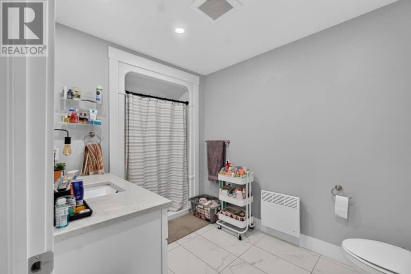 401 24 GILBERT Drive — photo 18 of 28