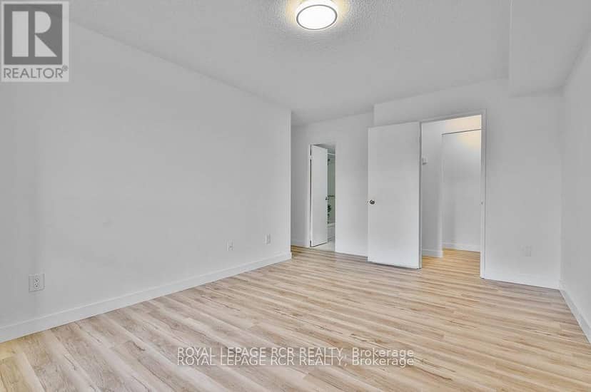 205 - 1535 Lakeshore Road E — photo 15 of 39