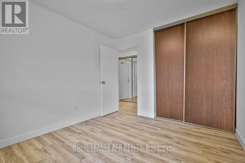205 - 1535 Lakeshore Road E — photo 17 of 39