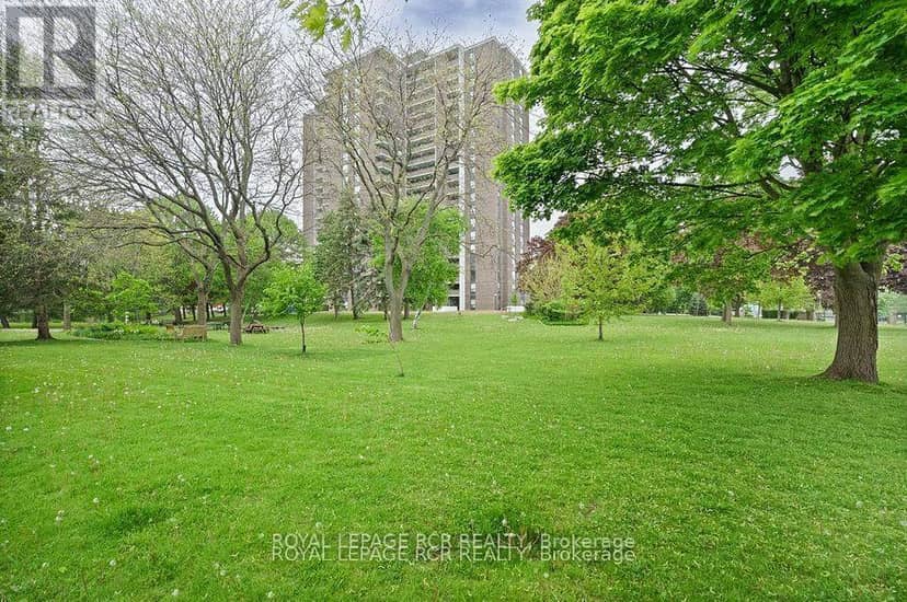 205 - 1535 Lakeshore Road E — photo 38 of 39