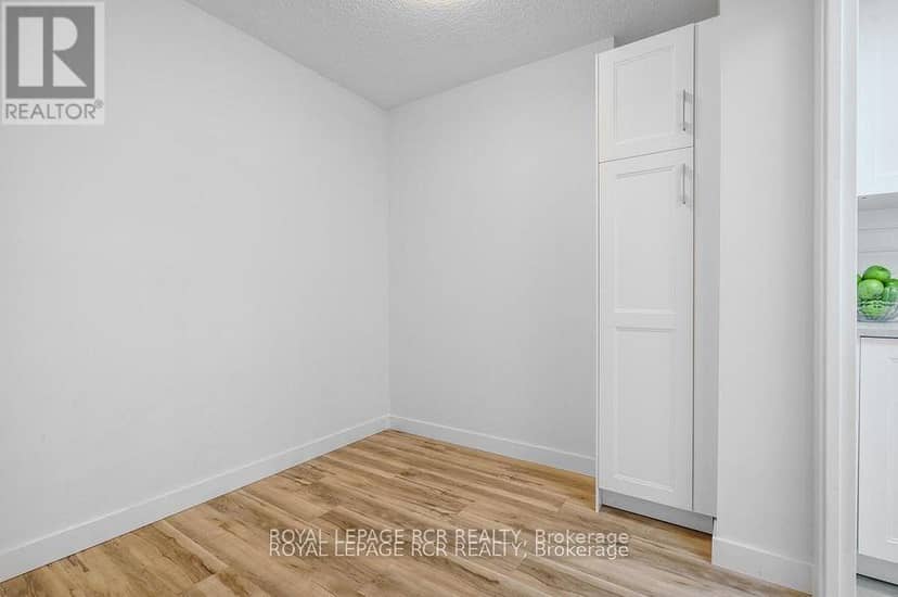 205 - 1535 Lakeshore Road E — photo 9 of 39
