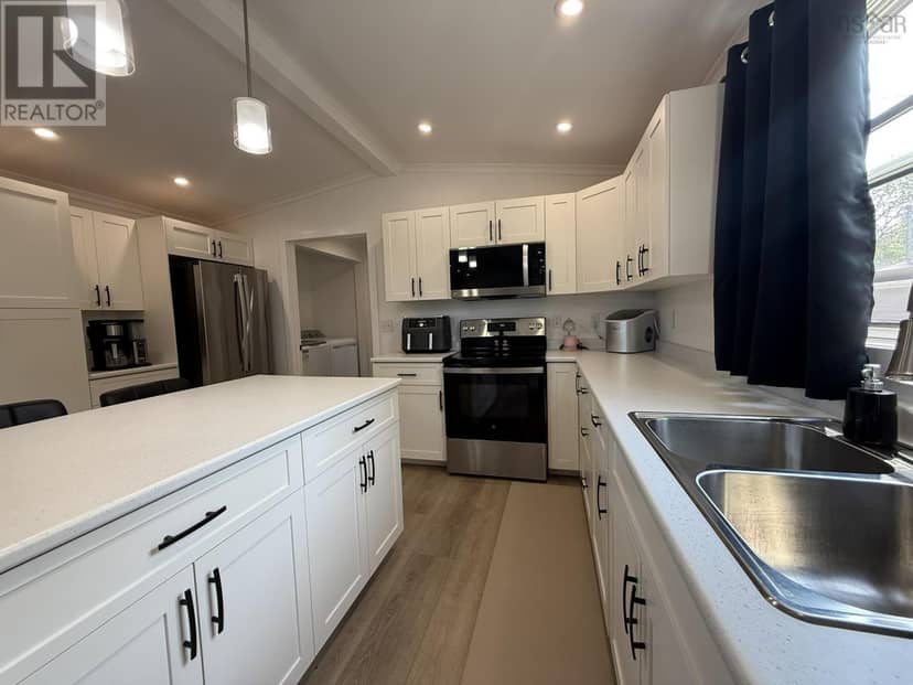4 MATHESON Drive — photo 11 of 34