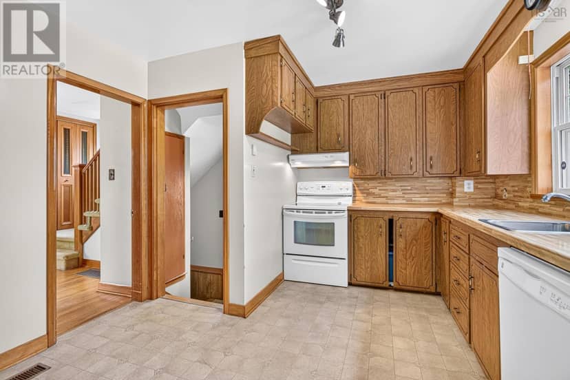 37 Lawson Avenue — photo 20 of 40