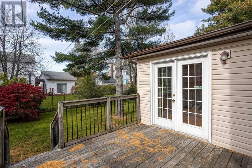 37 Lawson Avenue — photo 18 of 40
