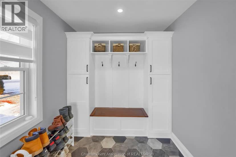 5744 Middle LINE — photo 21 of 40