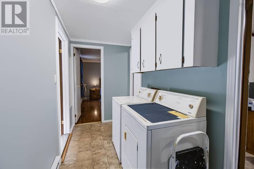 15 Woodlawn Drive — photo 17 of 29