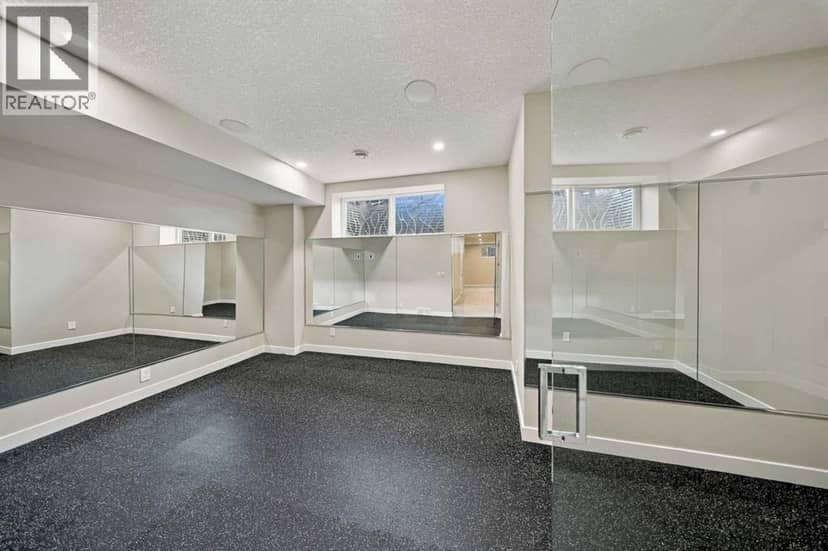 634 17 Avenue NW — photo 14 of 21