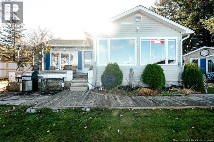 40 Au Bord de l'Eau Road — photo 9 of 40
