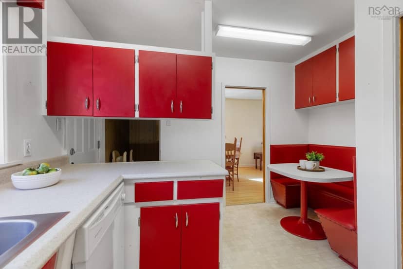 8 Muriel Avenue — photo 17 of 40