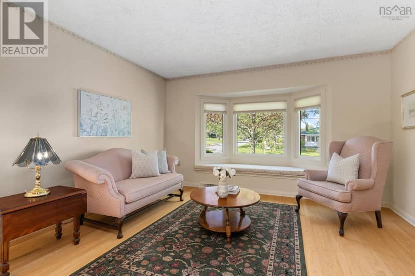 8 Muriel Avenue — photo 8 of 40
