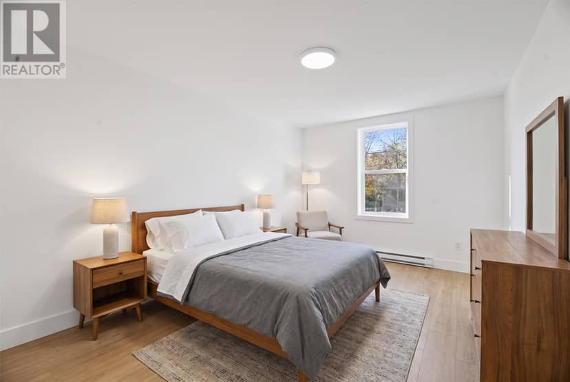 58 Charlton Street — photo 14 of 22
