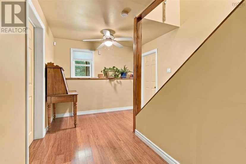226 Windsor Drive — photo 27 of 40