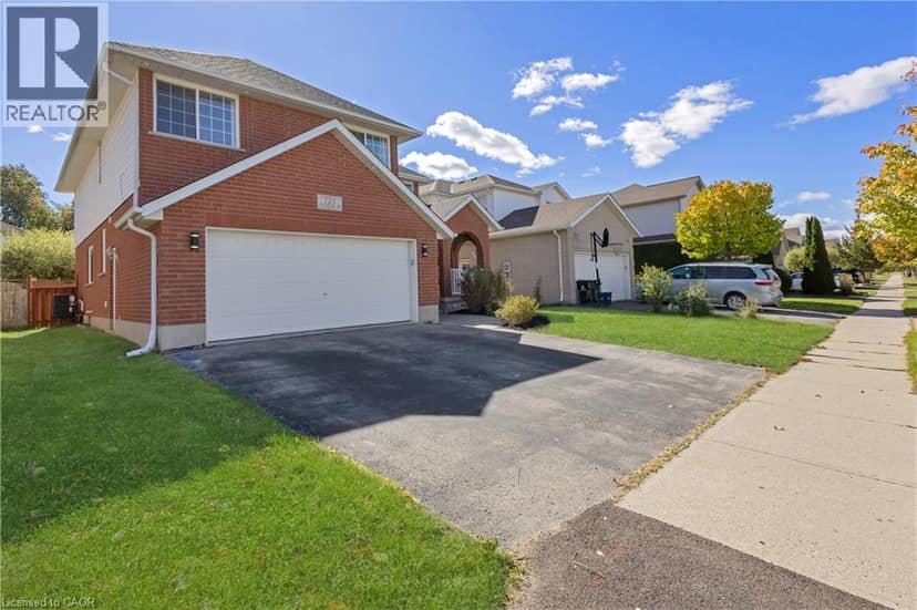 723 CHESAPEAKE Drive, Waterloo, photo 3