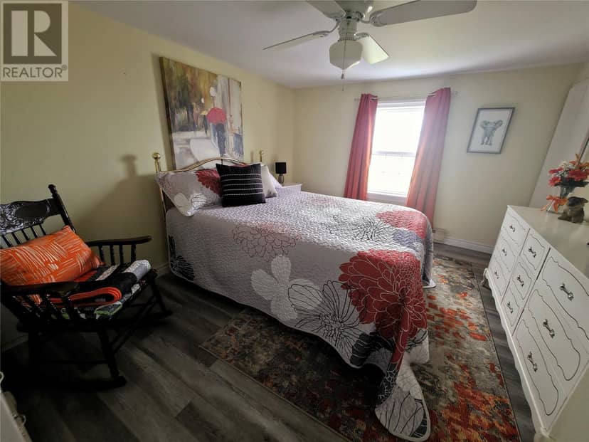 13 Hawkin's Lane — photo 10 of 26