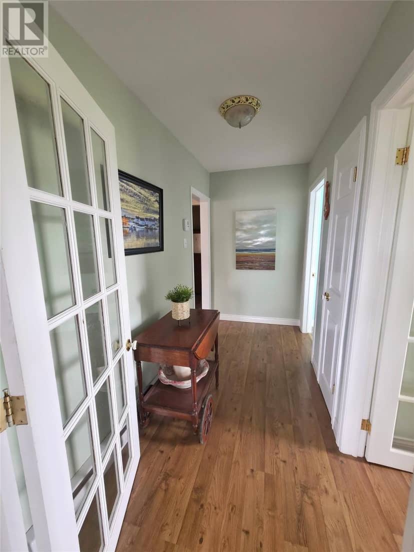 13 Hawkin's Lane — photo 13 of 26