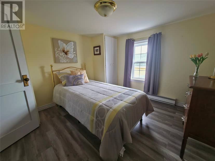 13 Hawkin's Lane — photo 8 of 26