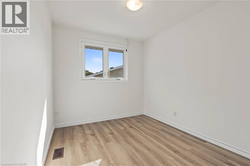 589 MOHAWK Road W — photo 17 of 38