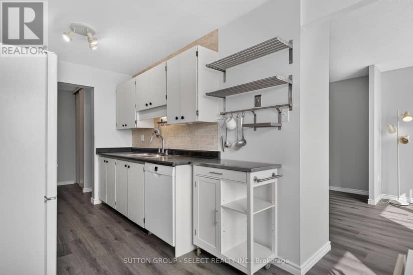 612 - 600 Grenfell Drive — photo 16 of 24