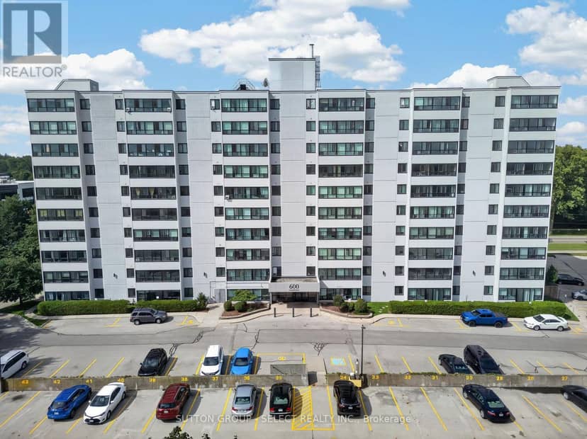 612 - 600 Grenfell Drive, London North, photo 2