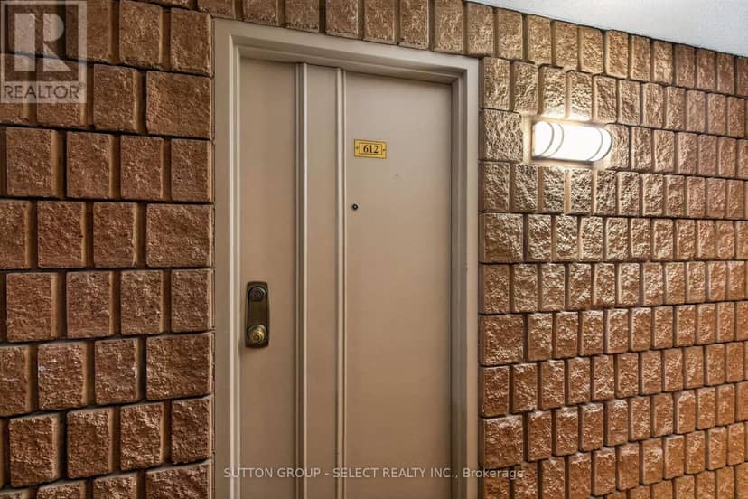 612 - 600 Grenfell Drive, London North, photo 3