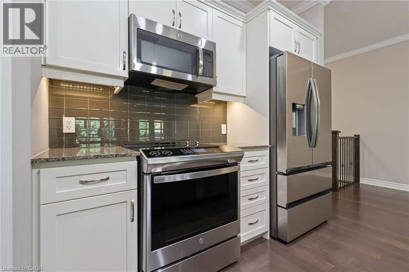 190 ARGYLE Street Unit# 32 — photo 16 of 38