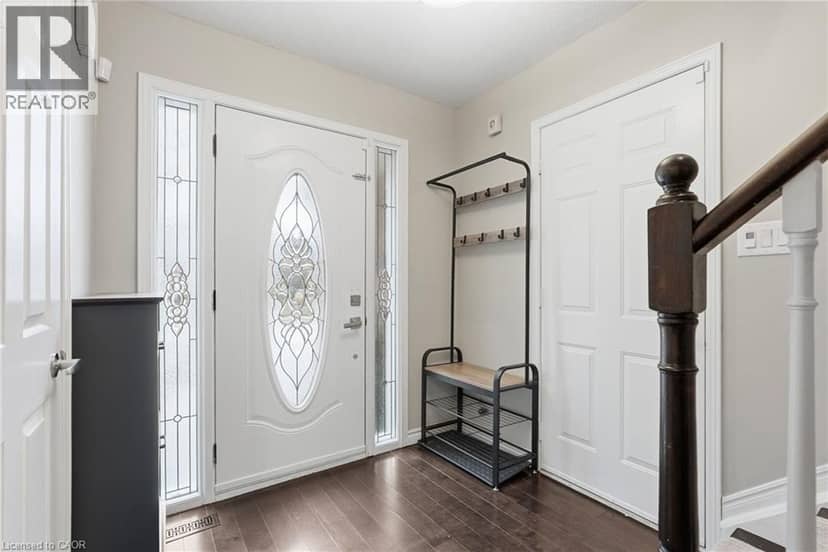 1 FENTON Drive, Waterdown, photo 5