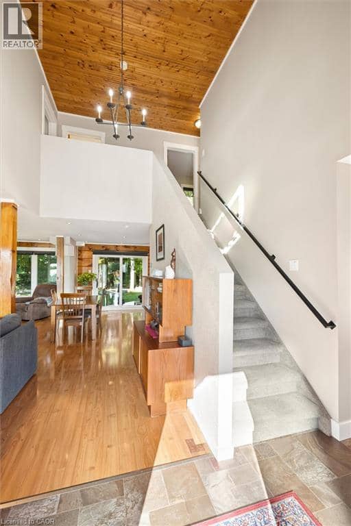 61 SPRING Street — photo 15 of 40