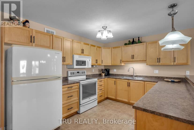392 Jamieson Street — photo 10 of 38