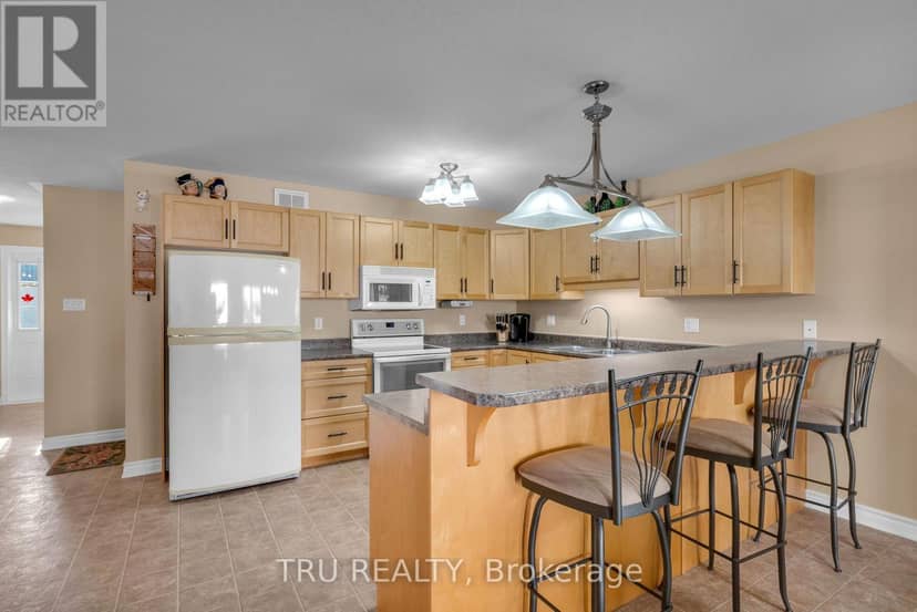 392 Jamieson Street — photo 13 of 38