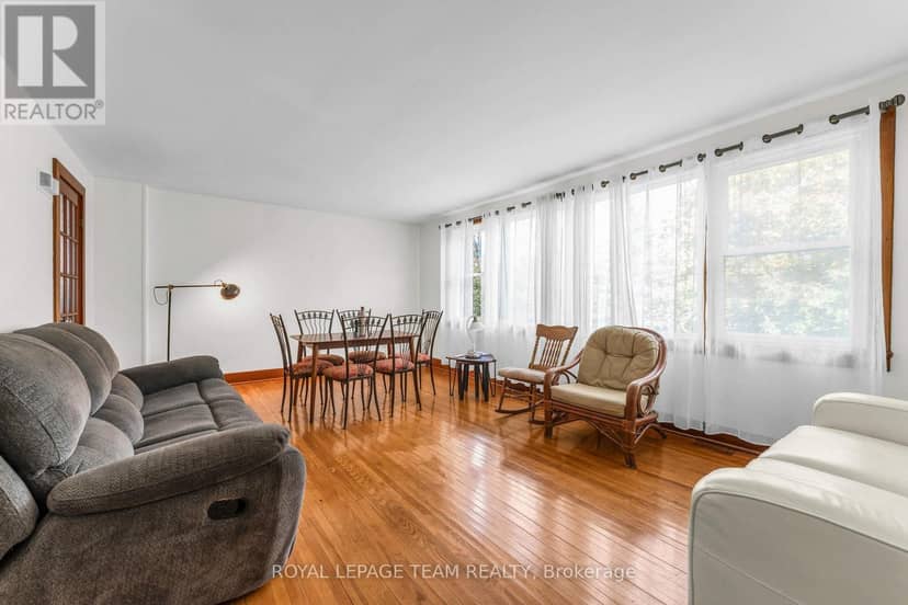 418 College Street — photo 21 of 40