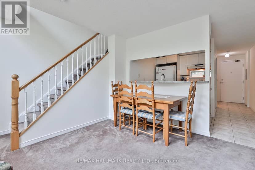 528 - 109 Front Street E — photo 13 of 32