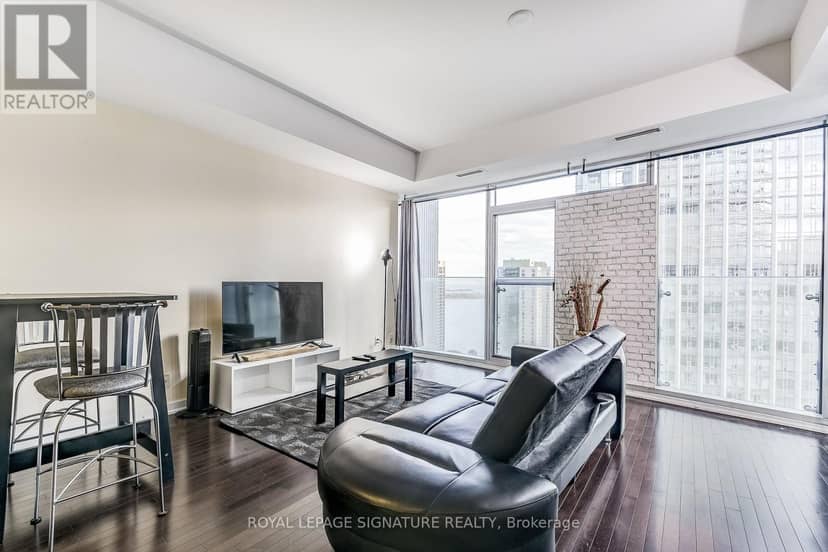 2804 - 14 York Street — photo 16 of 29