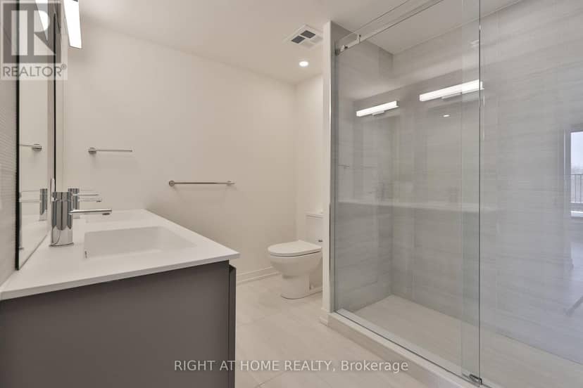 602 - 761 Queen Street E — photo 14 of 17