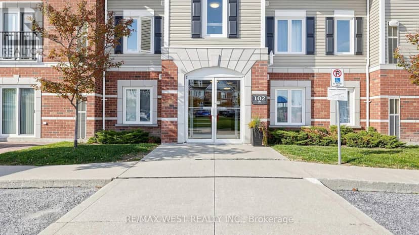 105 - 102 Aspen Springs Drive, Clarington, photo 2