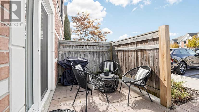 105 - 102 Aspen Springs Drive, Clarington, photo 5