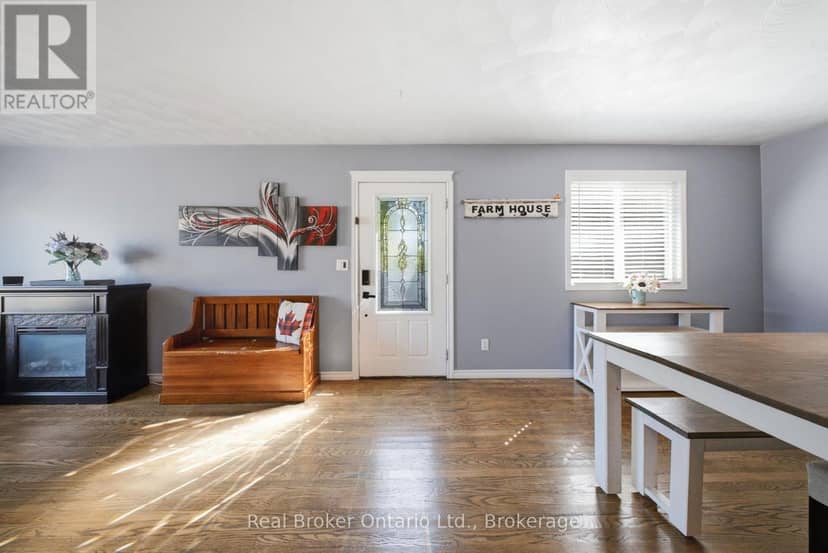 11 Dundas Street W, Brant, photo 8