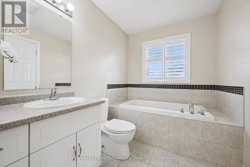 36 Oakes Crescent — photo 30 of 40