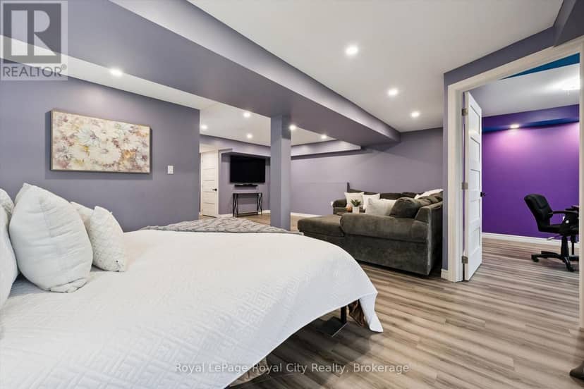 36 Oakes Crescent — photo 35 of 40