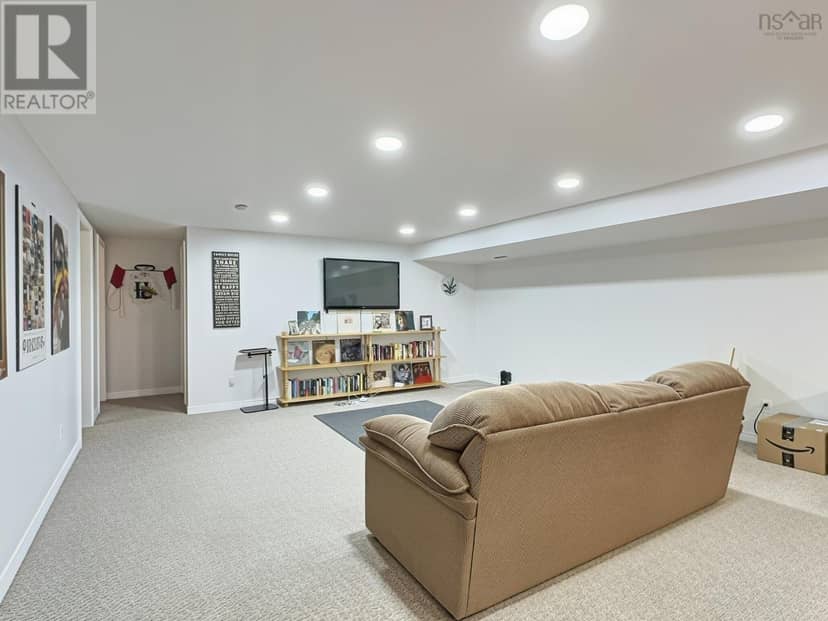 52 Regency Point Drive — photo 16 of 20
