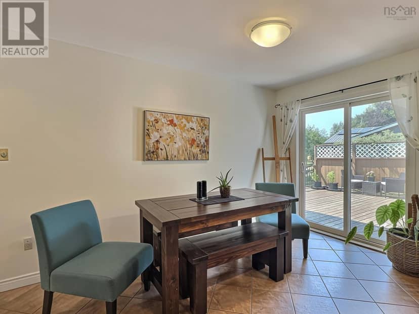 52 Regency Point Drive — photo 5 of 20