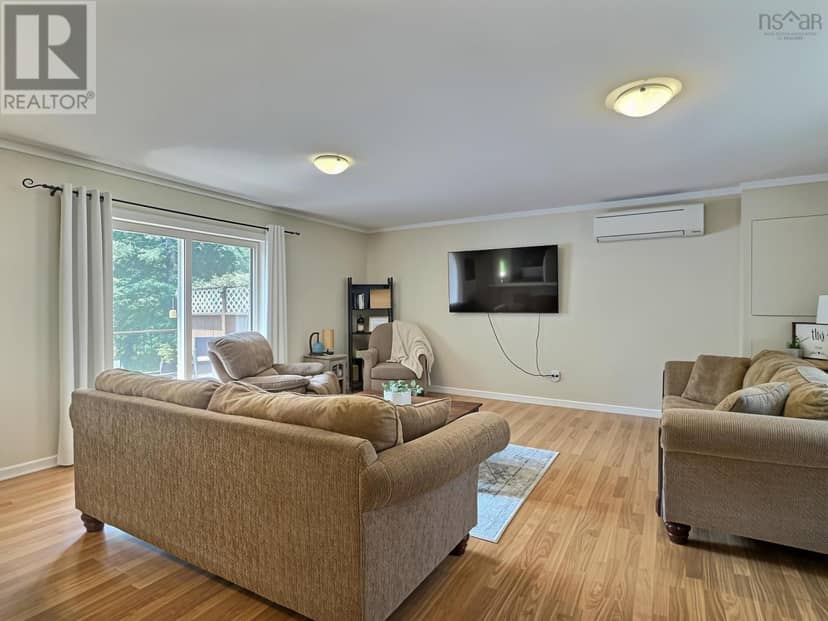 52 Regency Point Drive — photo 6 of 20